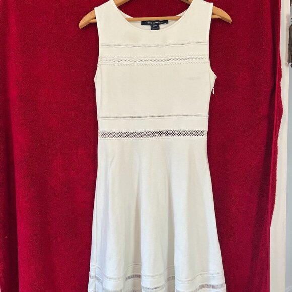 White summer dress - Picture 1 of 7